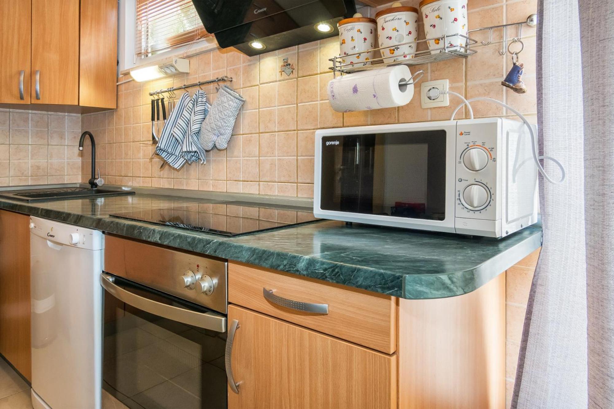 Relaxing 2Bd Apartment, Ground Floor - Walk To Old Town Split Eksteriør billede