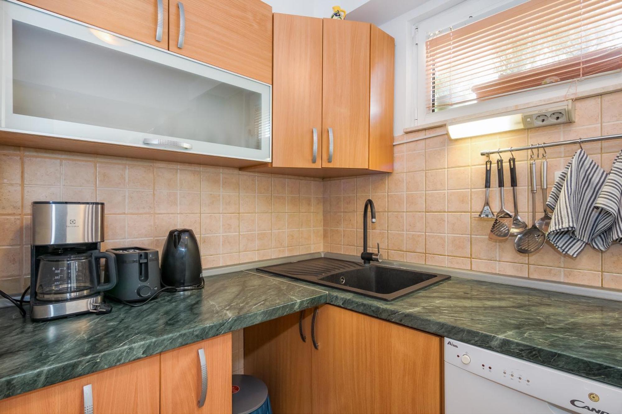 Relaxing 2Bd Apartment, Ground Floor - Walk To Old Town Split Eksteriør billede