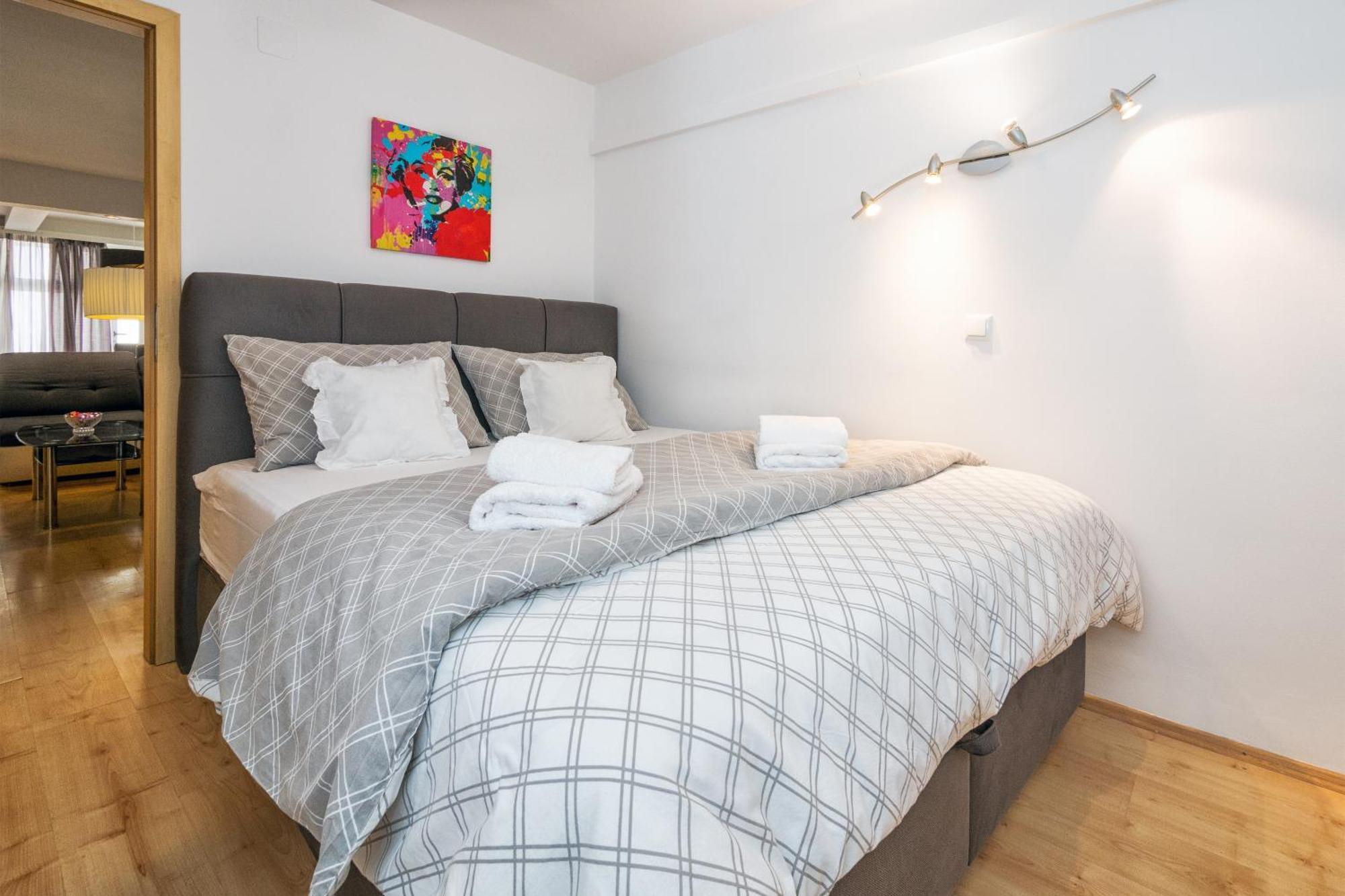 Relaxing 2Bd Apartment, Ground Floor - Walk To Old Town Split Eksteriør billede